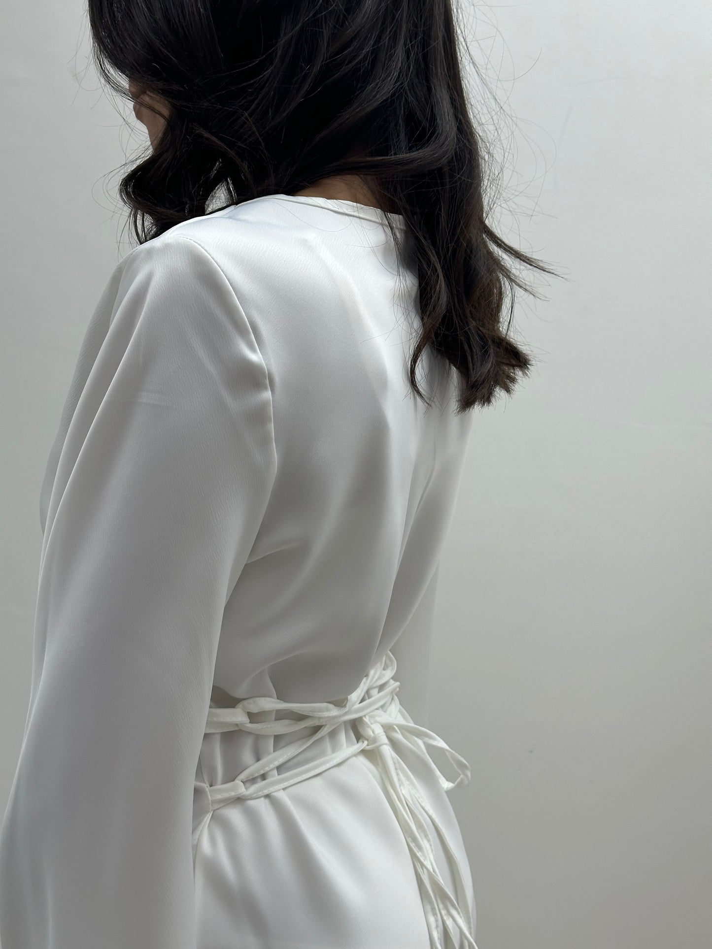 Robe blanche en satin enaya Miss Chadou