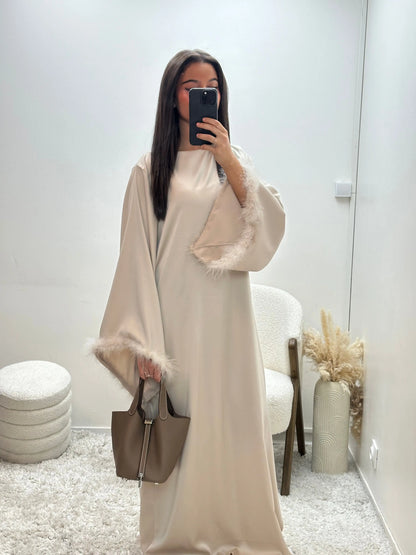 Abaya à plumes en satin dana