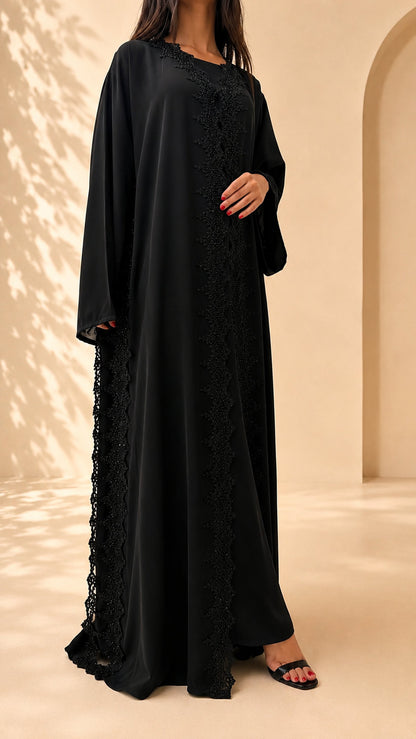Manches amples de l'abaya Meraas noire en soie de Corée