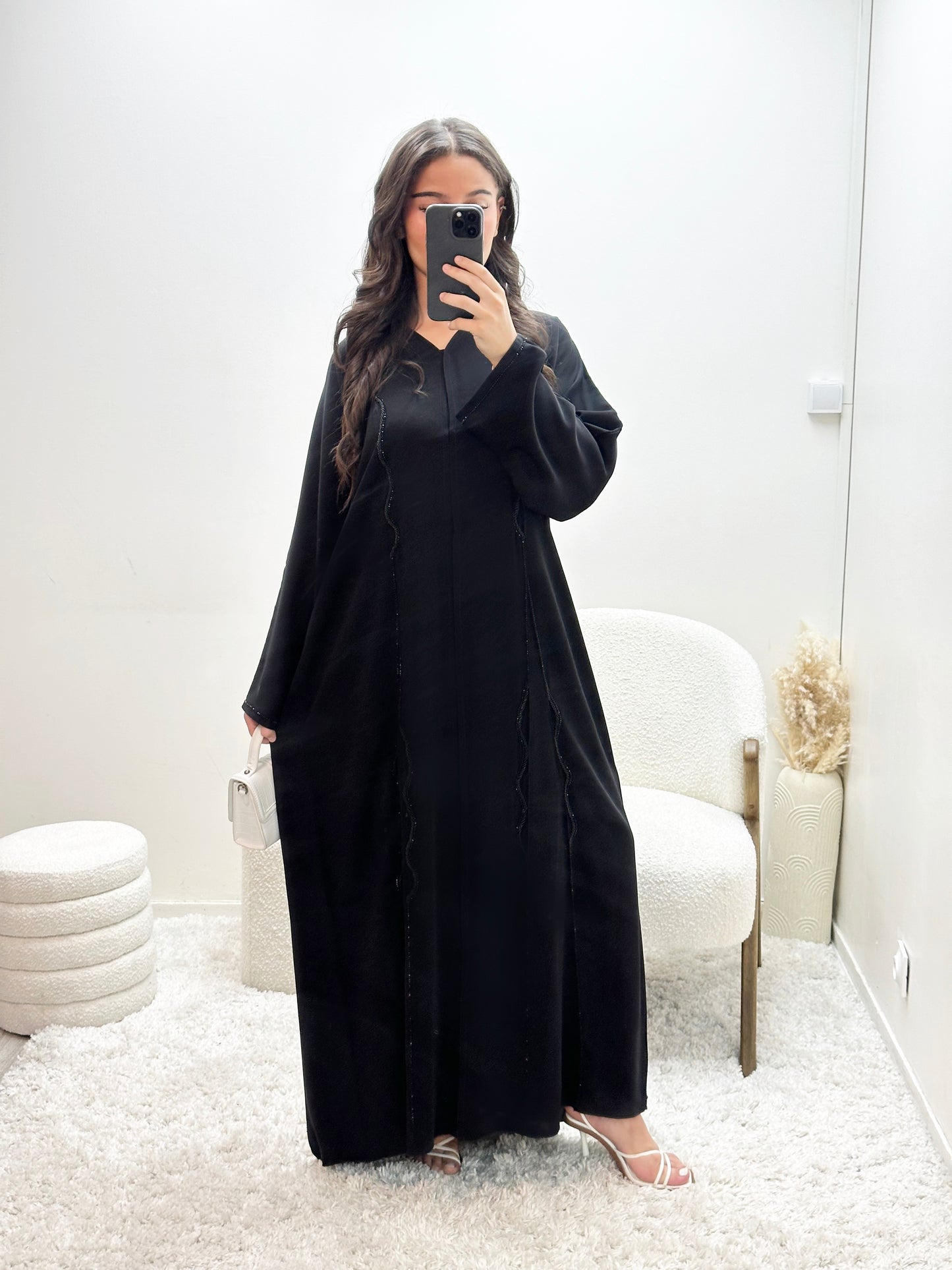 ABAYA DUBAI EN NIDHA CORÉEN Mana