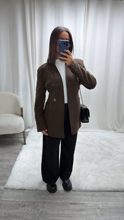 Veste Manteau Premium Ceinturée – Coupe Élégante & Boutons Invisibles MissChadou