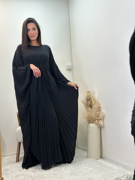 Abaya noire plissée à manches chauves-souris ranya