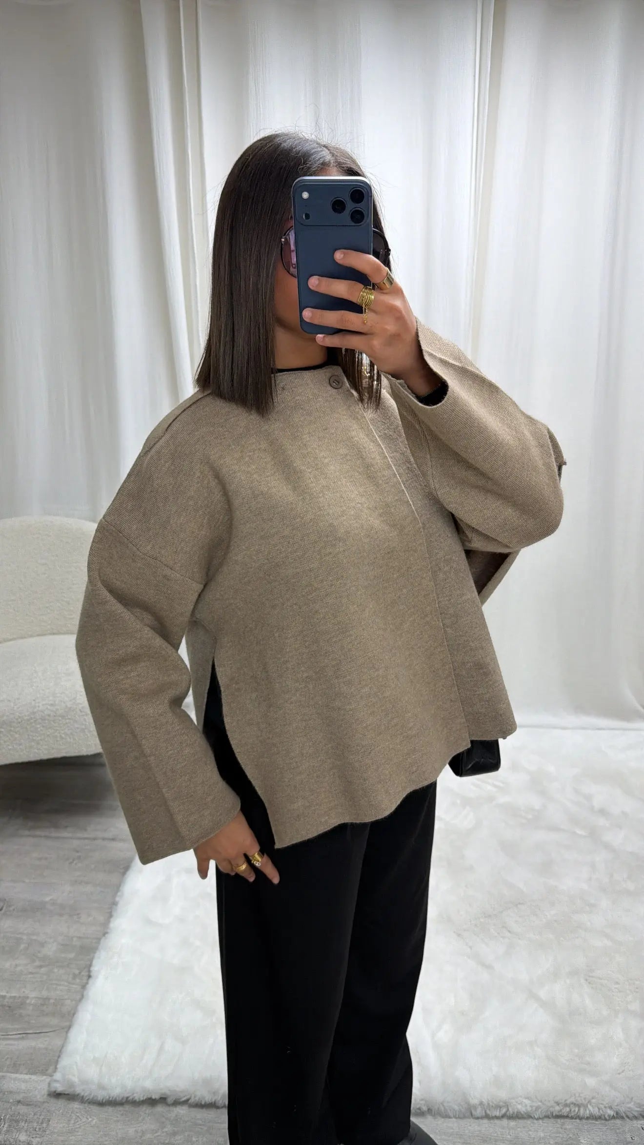 Cardigan Cape Premium en Laine avec Écharpe Intégrée – Coupe Asymétrique MissChadou