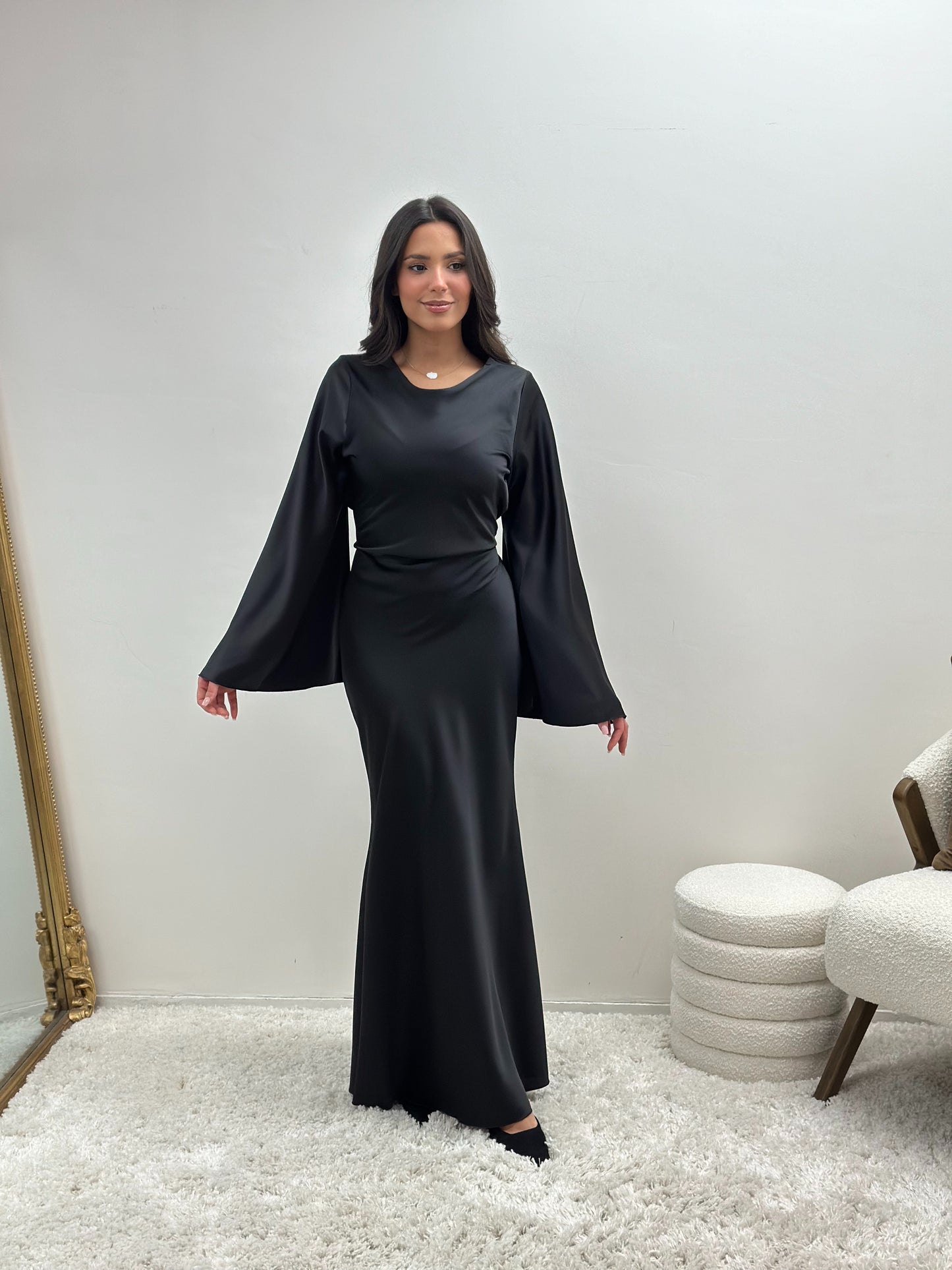 Robe noire en satin enaya