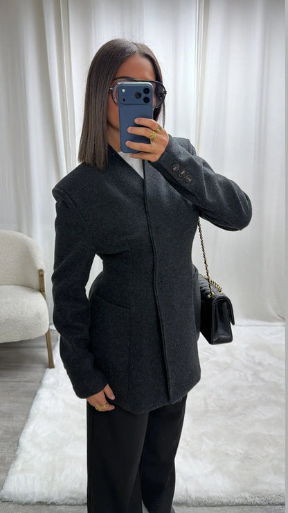 Veste Manteau Premium Ceinturée – Coupe Élégante & Boutons Invisibles MissChadou