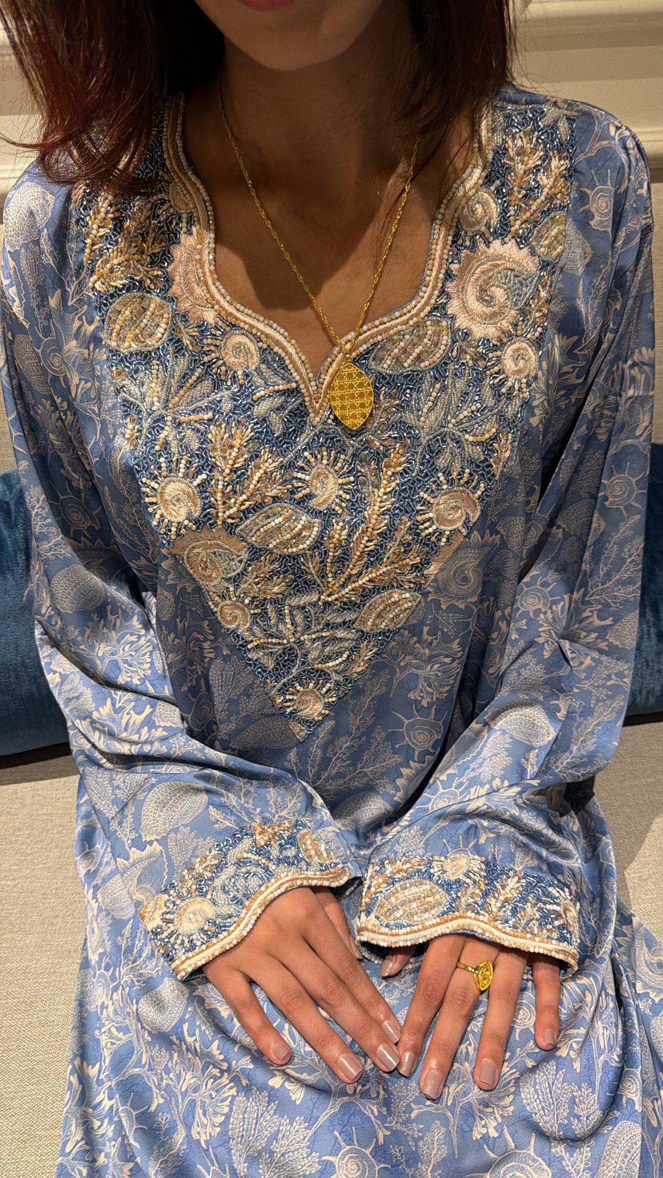 Makhaweer Brodé Gris-Bleu Perlé – Soie Italienne