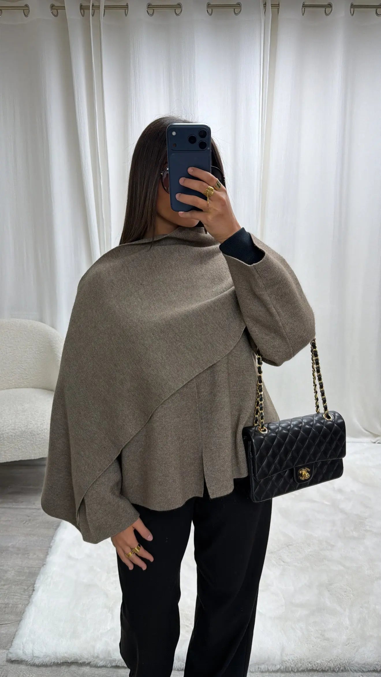 Cardigan Cape Premium en Laine avec Écharpe Intégrée – Coupe Asymétrique MissChadou