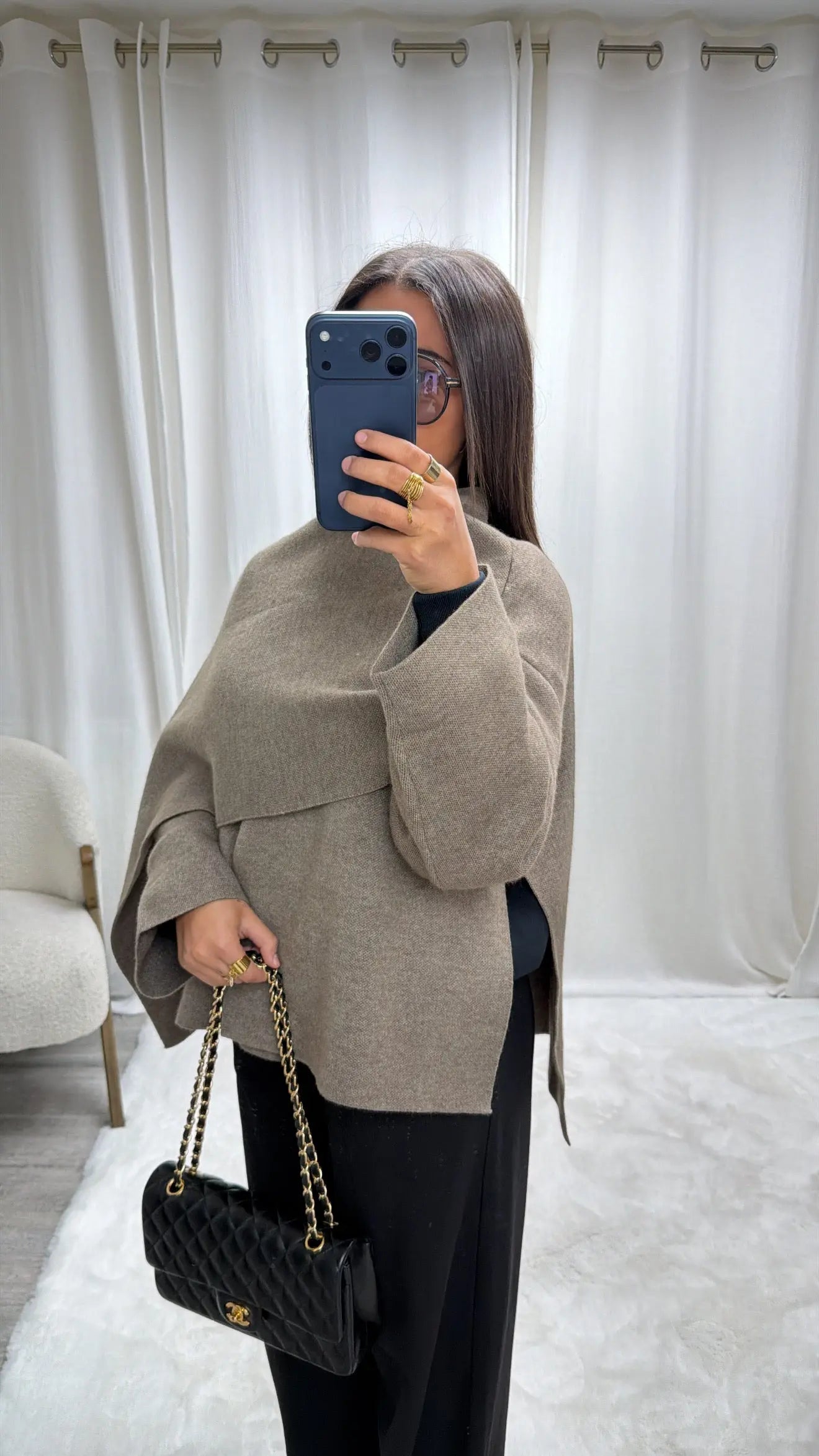 Cardigan Cape Premium en Laine avec Écharpe Intégrée – Coupe Asymétrique MissChadou