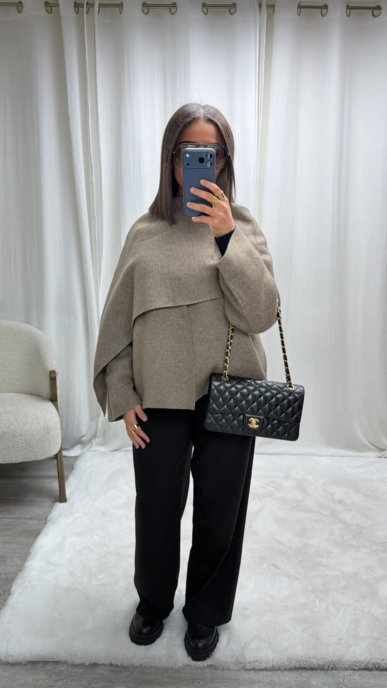 Cardigan Cape Premium en Laine avec Écharpe Intégrée – Coupe Asymétrique MissChadou