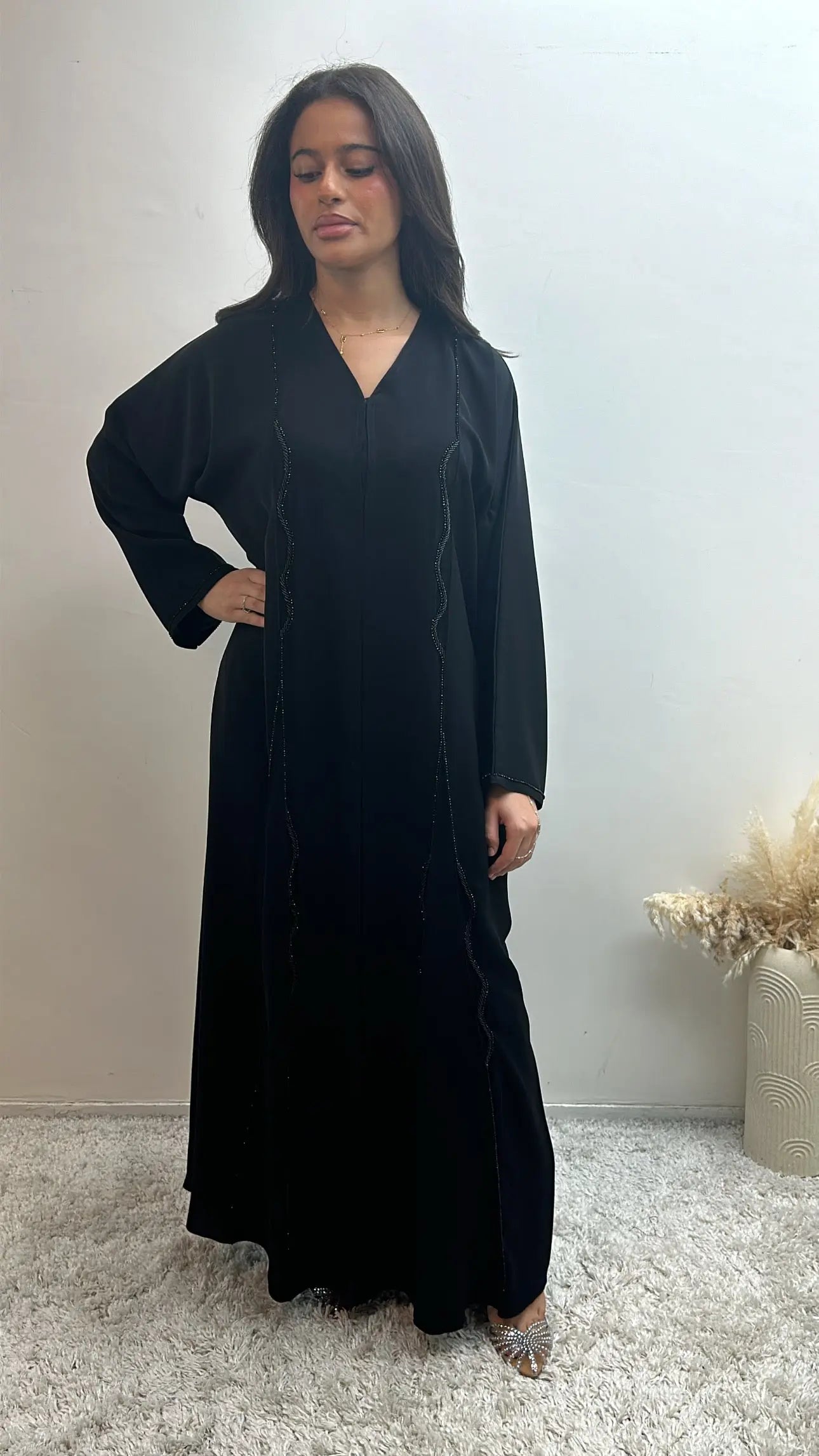 ABAYA DUBAI EN NIDHA CORÉEN Mana