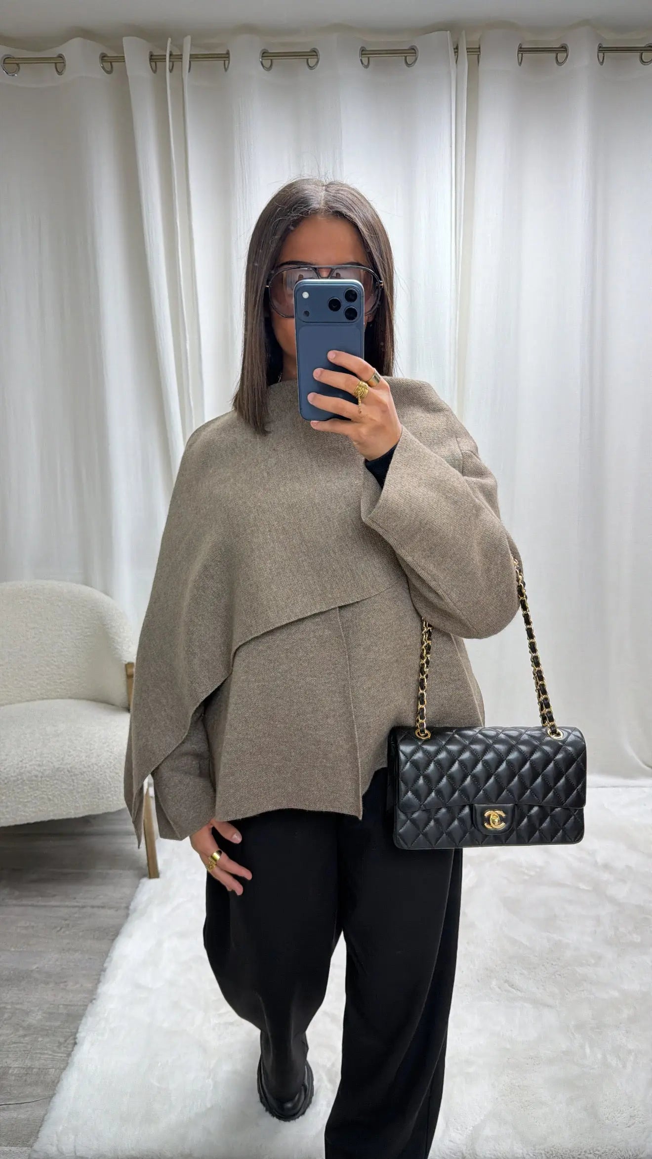 Cardigan Cape Premium en Laine avec Écharpe Intégrée – Coupe Asymétrique MissChadou