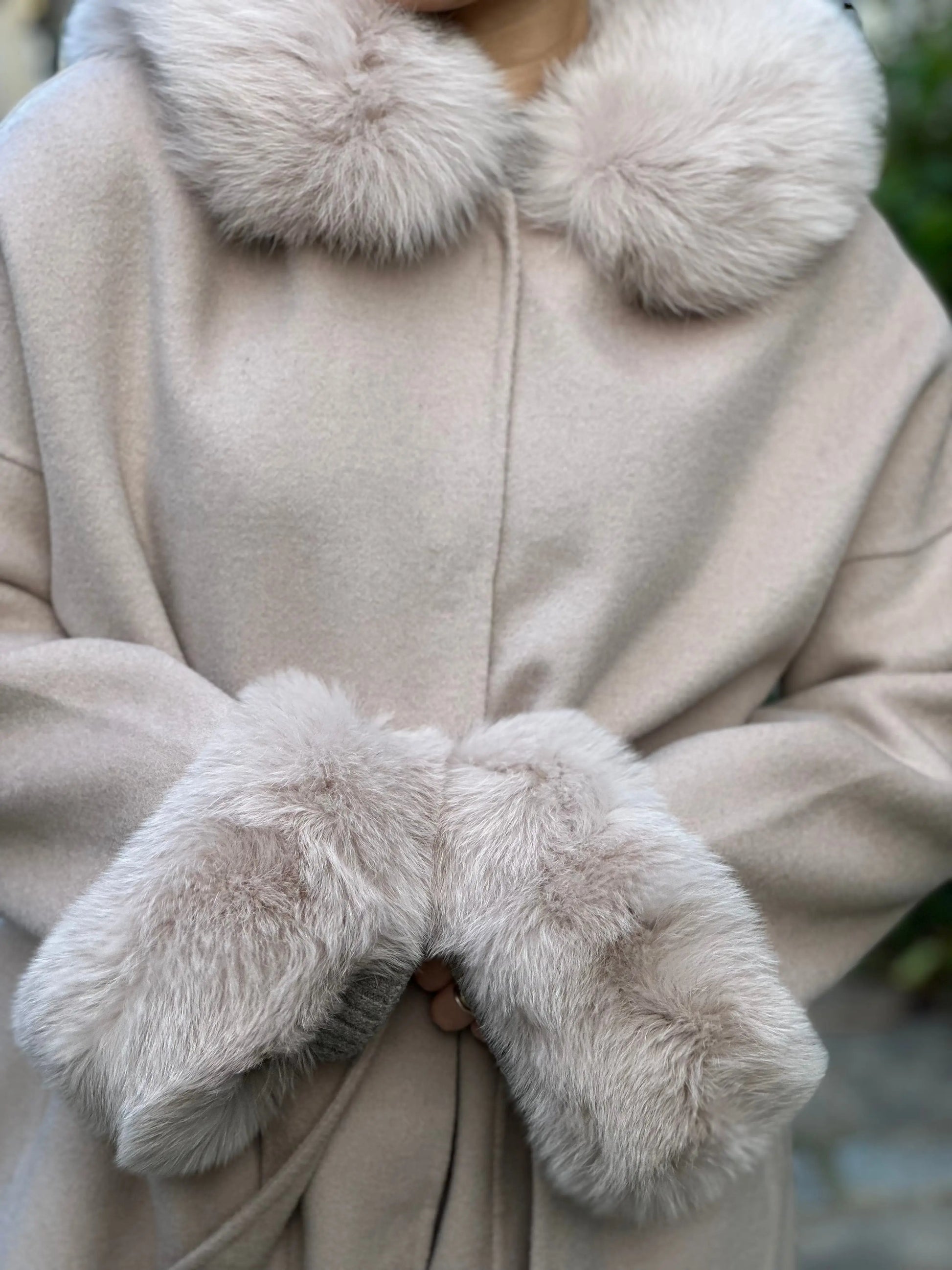 Manteau en Laine et Fourrure de Renard avec Ceinture et Capuche - Alba MissChadou