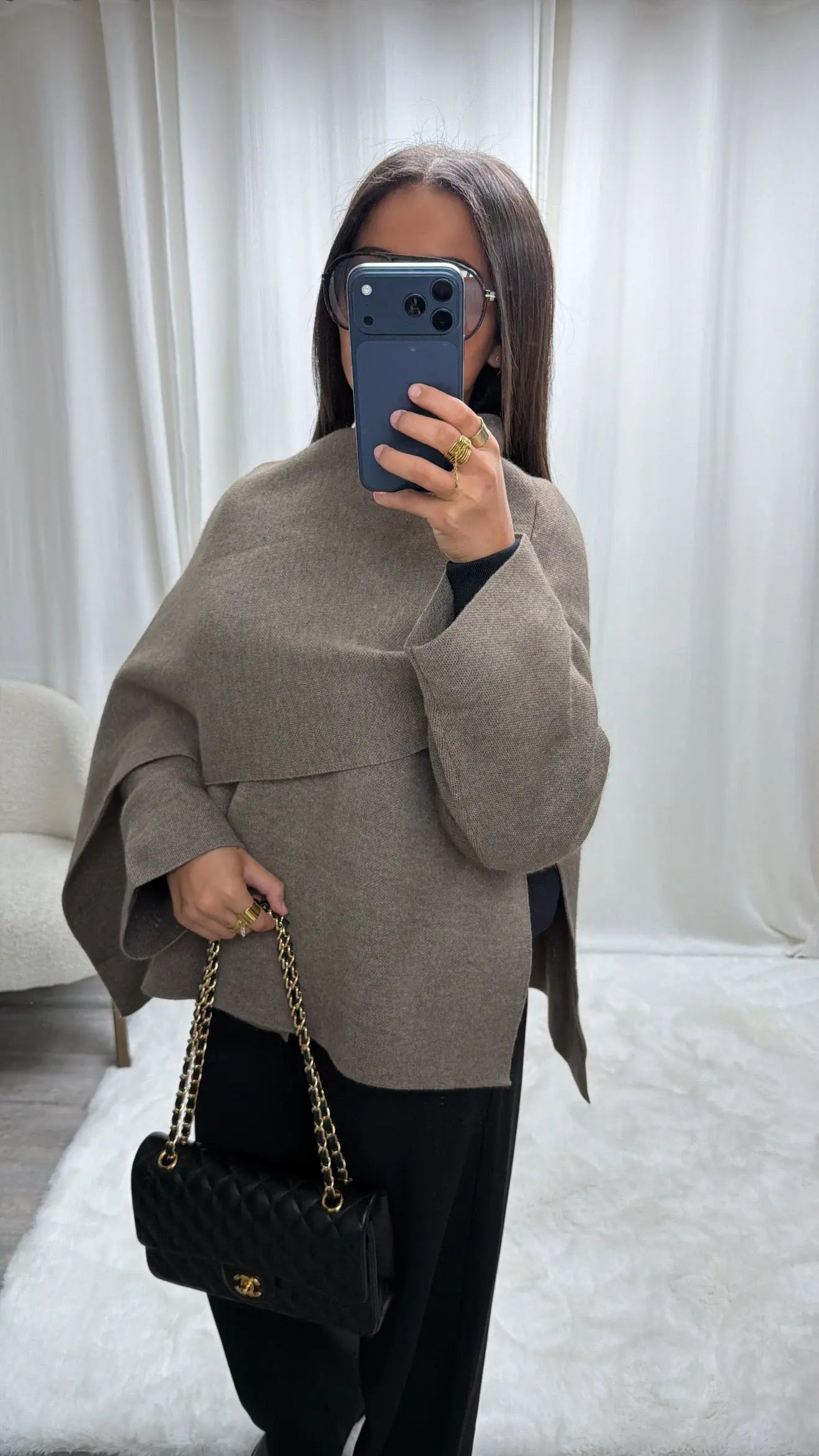 Cardigan Cape Premium en Laine avec Écharpe Intégrée – Coupe Asymétrique MissChadou