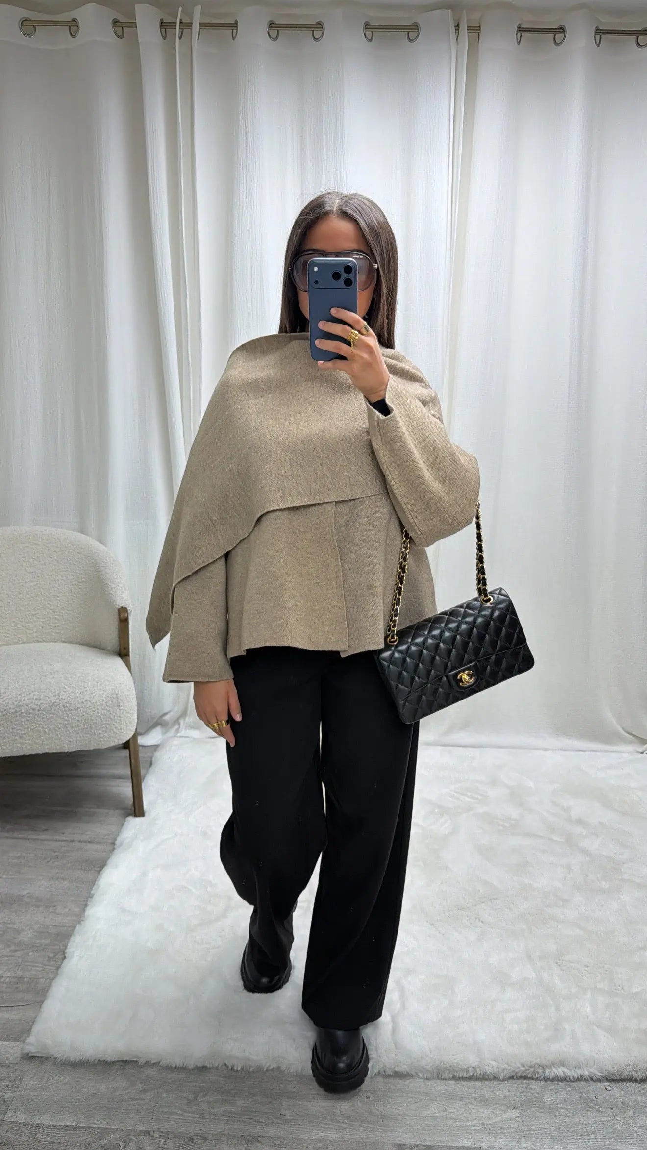 Cardigan Cape Premium en Laine avec Écharpe Intégrée – Coupe Asymétrique MissChadou