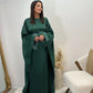 ROBE ABAYA À PLUMES EN SATIN À CAPE AVEC CEINTURE À LA TAILLE VERTE ÉMERAUDE DINA