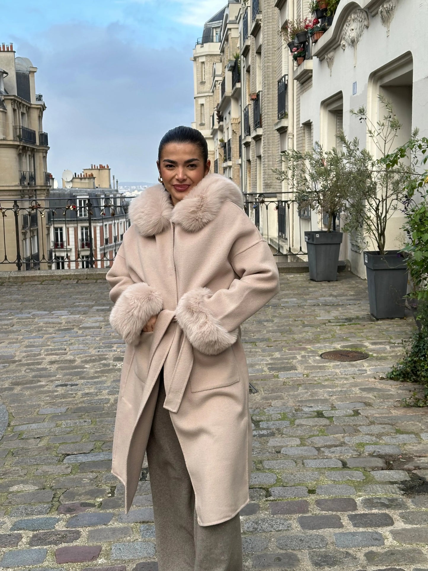 Manteau en Laine et Fourrure de Renard avec Ceinture et Capuche - Alba MissChadou