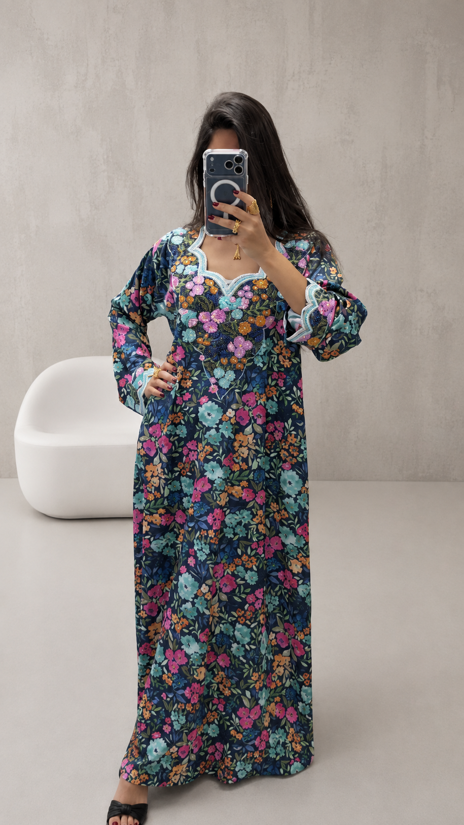 Robe traditionnelle émiratie bleu nuit, coupe oversize et manches larges – Miss Chadou