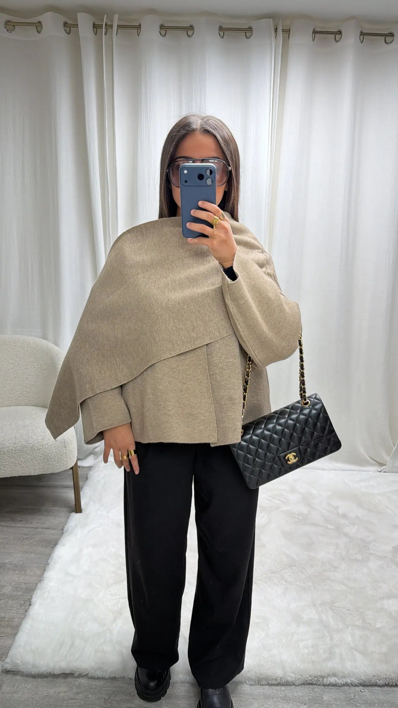 Cardigan Cape Premium en Laine avec Écharpe Intégrée – Coupe Asymétrique MissChadou