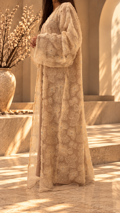 Abaya kimono Zaineb champagne cousue main à Dubaï, organza à fleurs 3D