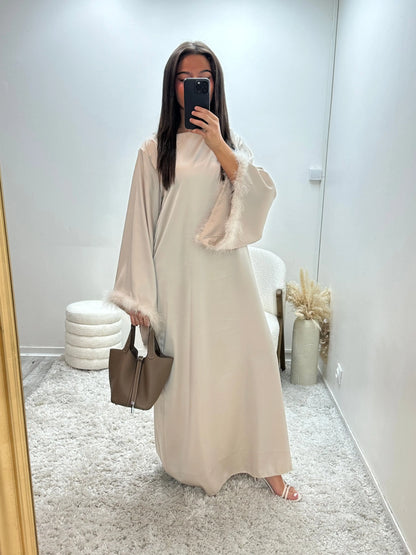 Abaya à plumes en satin dana