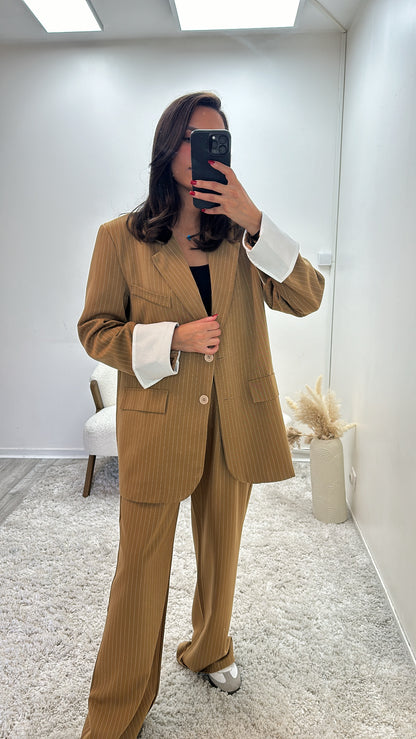 Ensemble Blazer Pantalon à Rayures Jiji