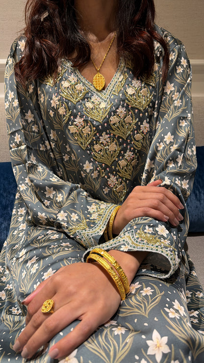 Makhaweer Brodé Gris-Bleu – Soie Italienne
