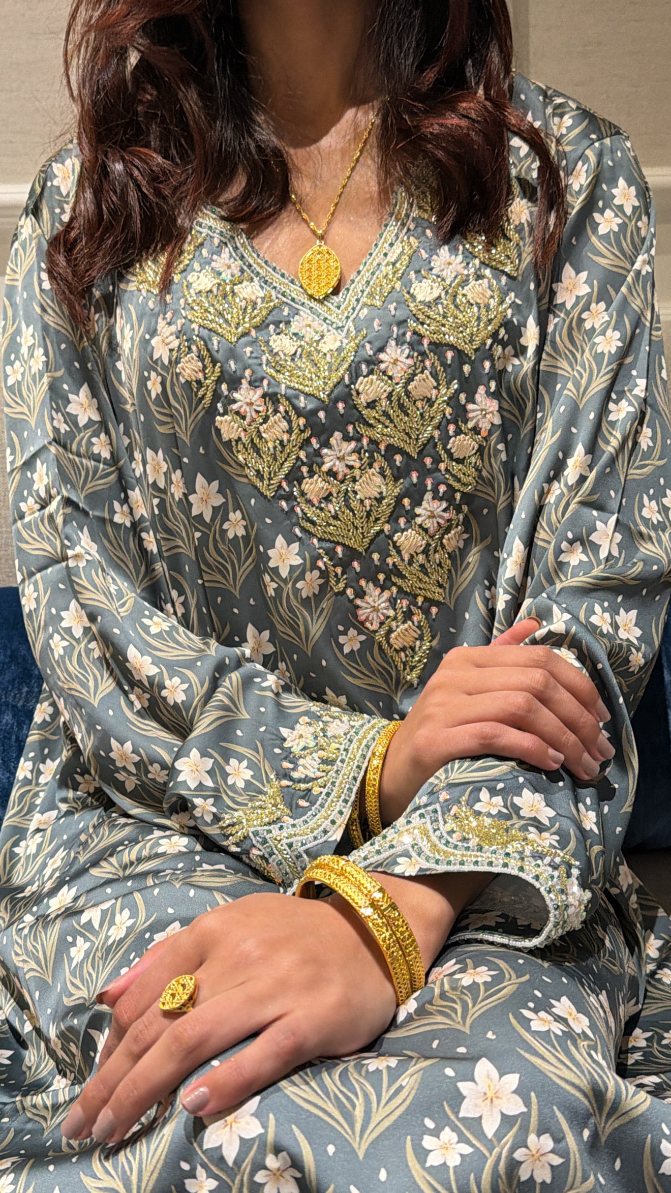 Makhaweer Brodé Gris-Bleu – Soie Italienne