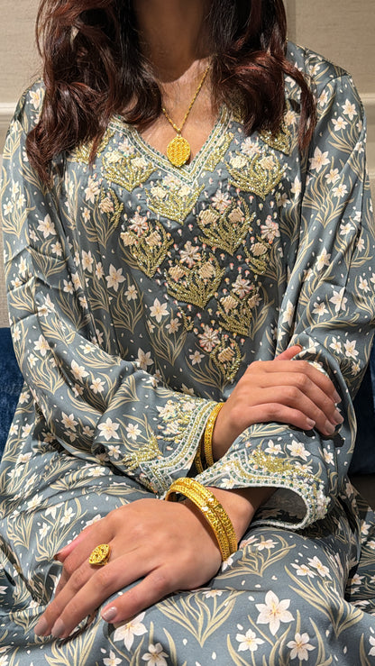 Makhaweer Brodé Gris-Bleu – Soie Italienne