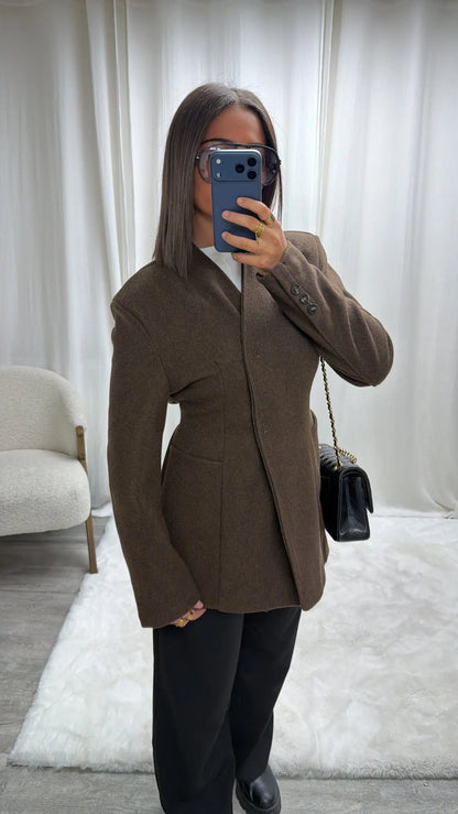 Veste Manteau Premium Ceinturée – Coupe Élégante & Boutons Invisibles MissChadou