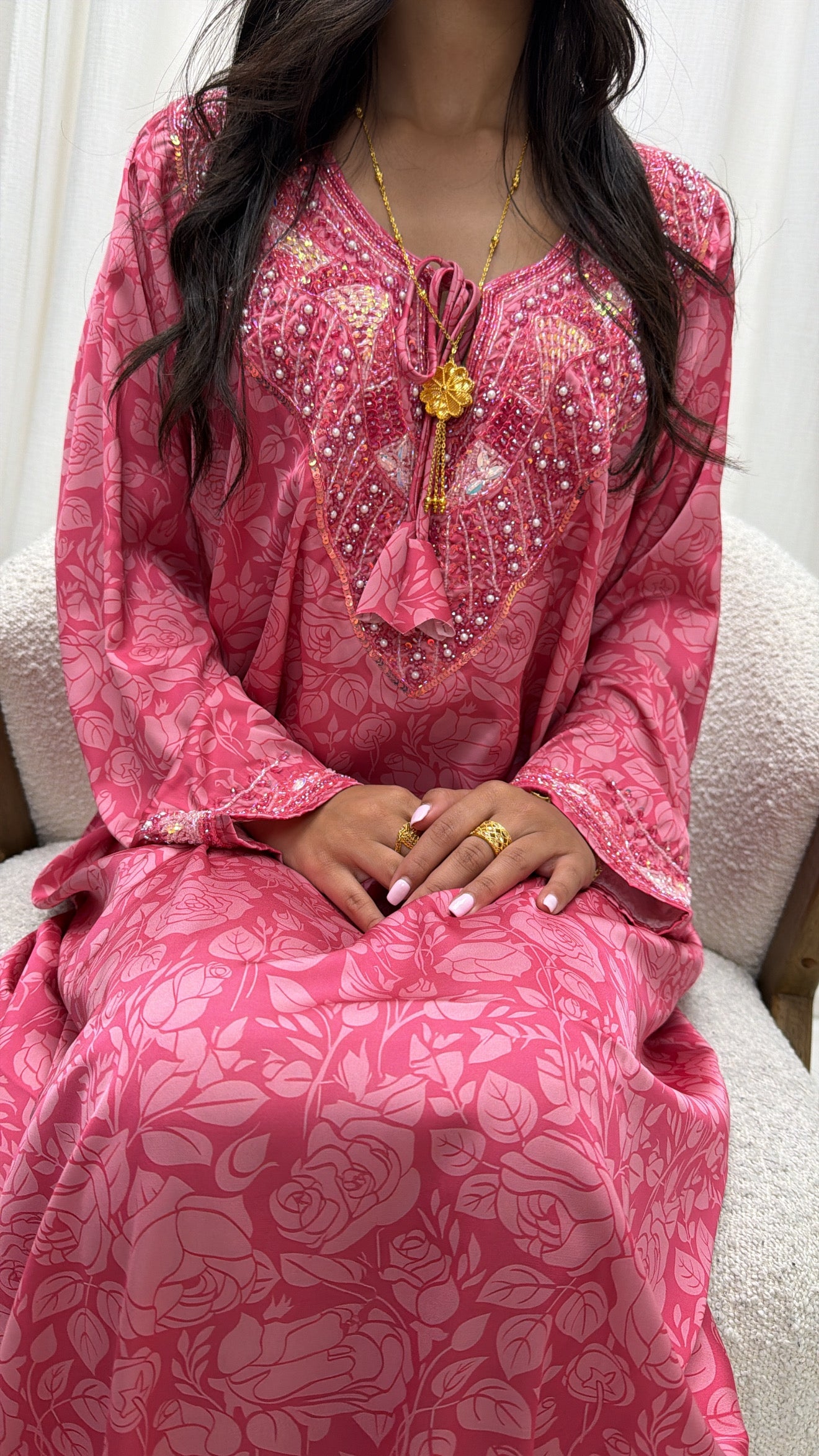 Makhaweer Dubai rose vif, robe émiratie de cérémonie en soie italienne fait main — Miss Chadou