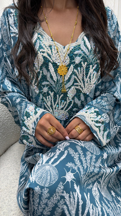 Makhaweer Dubai bleu canard, robe émiratie de cérémonie en soie italienne fait main — Miss Chadou