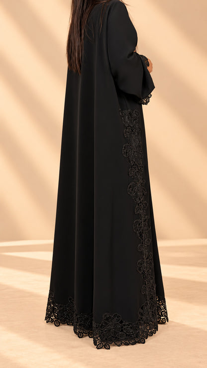 Abaya Khaimah noire vue de dos en pied, pour l'Aïd et les cérémonies