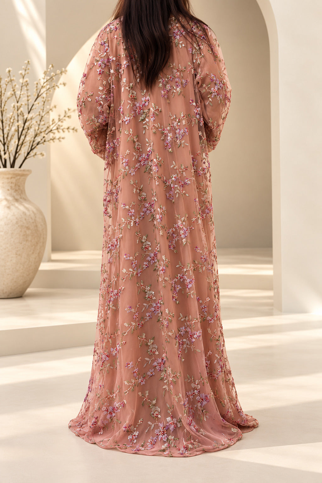 Dos du kimono rose nude, broderie florale et perles sur toute la hauteur